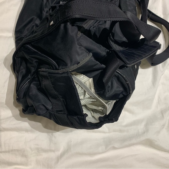 Lululemon Gym Duffle Bag in Black - Picture 3 of 8